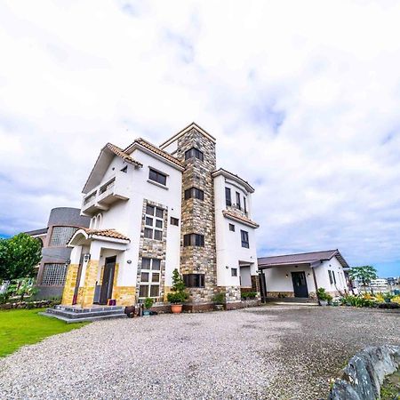 Aurora Castle Guest House Luodong Exterior foto